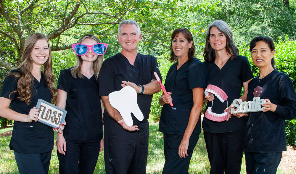 Dental team: 1 man, 5 women